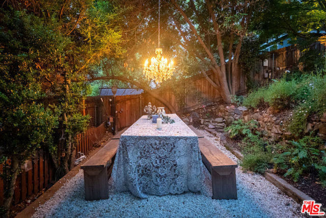 19544 Bowers Drive, Topanga CA: https://media.crmls.org/mediaz/0aa265c9-6339-4479-ba91-d505308d10d3.jpg