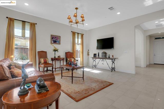 1577 Chianti LN, Brentwood CA: https://media.crmls.org/mediaz/0aa2cab6-7e03-467d-8973-55321a0485d3.jpg