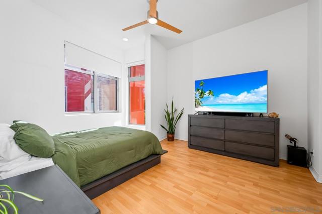 465 S Cleveland St, Oceanside CA: https://media.crmls.org/mediaz/0aa3ff29-0bd2-418b-8f38-534729bc9f39.jpg