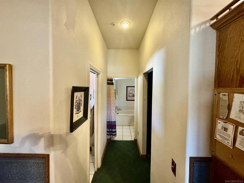 https://media.crmls.org/mediaz/0aa43289-21e5-4092-90e5-0a56bb4b674f.jpg?preset=X-Large