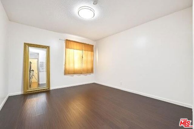 2912 5th Avenue, Los Angeles CA: https://media.crmls.org/mediaz/0aa4a88a-adc3-4b62-b428-8ea0c0fedea3.jpg