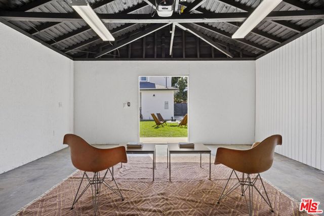 3908 Bentley Avenue, Culver City CA: https://media.crmls.org/mediaz/0aa5fa93-04b7-4685-9879-b005c194c1ec.jpg