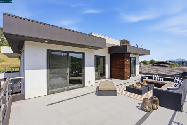 Image 32 of 48 For 11 Bigleaf Road