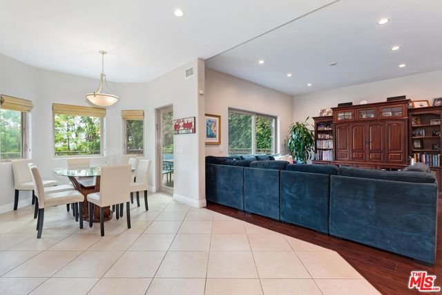 1524 Reeves Street, Los Angeles CA: https://media.crmls.org/mediaz/0aa6439a-c9cd-4d58-a094-a53166472d0d.jpg