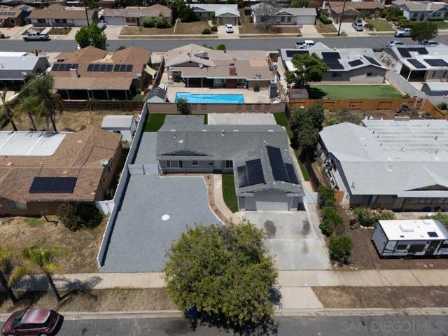 1610 Dumar Ave, El Cajon CA: https://media.crmls.org/mediaz/0aa6a362-2f8e-4928-bb63-2cdf588be7dd.jpg