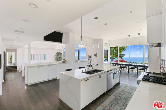 27450 Calicut Road, Malibu CA: https://media.crmls.org/mediaz/0aa6cd85-1164-4bf9-9e59-90a68155e823.jpg