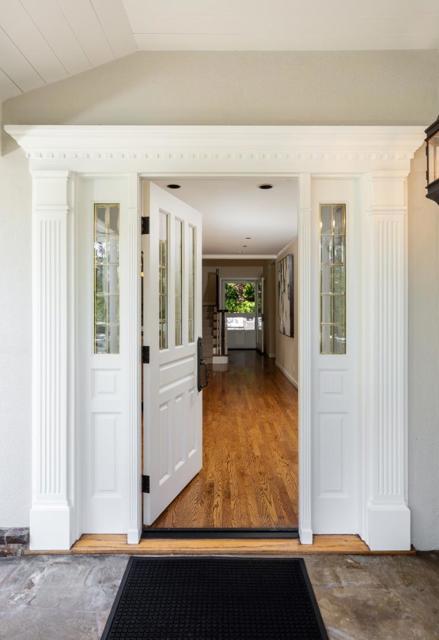 13801 Templeton Place, Los Altos CA: https://media.crmls.org/mediaz/0aa6dc9c-69cd-4243-98e7-30624cf95047.jpg