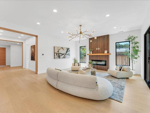 883 Rorke Way, Palo Alto CA: https://media.crmls.org/mediaz/0aa6e330-3bde-435f-9f54-07d88c252c0a.jpg