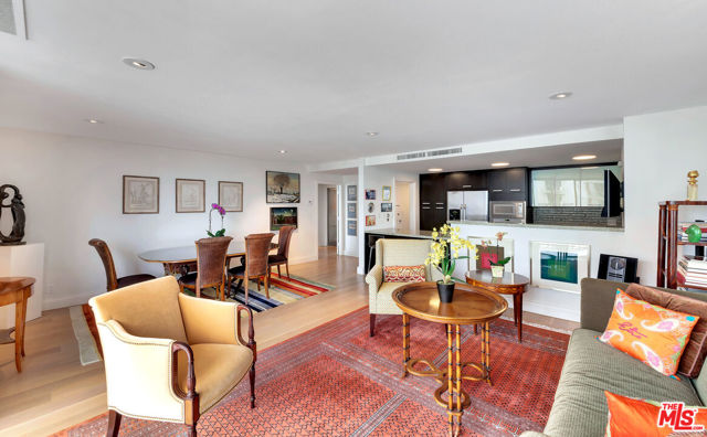 2170 Century Park East, Los Angeles CA: https://media.crmls.org/mediaz/0aa706b0-5ab7-415f-b6e4-a0287a576f5d.jpg