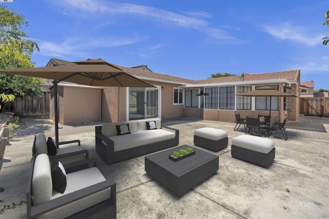 33025 Calistoga St, Union City CA: https://media.crmls.org/mediaz/0aa818fe-9fe9-4c79-bb01-bf8fcfa5fec0.jpg