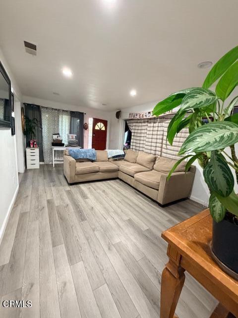 Detail Gallery Image 17 of 23 For 1928 San Benito St, Oxnard,  CA 93033 - 6 Beds | 4 Baths