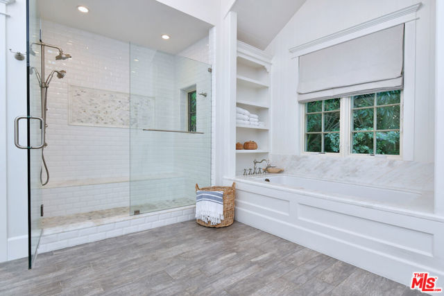 Image 34 of 55 For 3640 Longridge Avenue