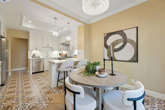 108 Kingswood Cir, Danville CA: https://media.crmls.org/mediaz/0aa8a7f0-bbc8-4bd9-8aa3-82fae6e1cf25.jpg