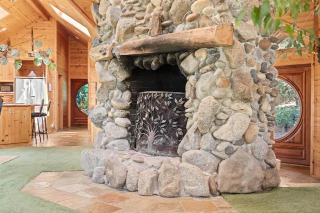 994 Laurel Grove Drive, Soquel CA: https://media.crmls.org/mediaz/0aa8b38b-c28b-4ed7-968e-1f04a885100d.jpg