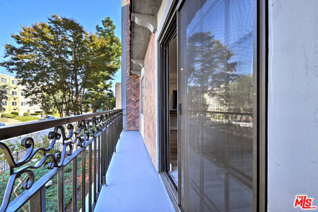 15322 WEDDINGTON Street, 1 photo 8