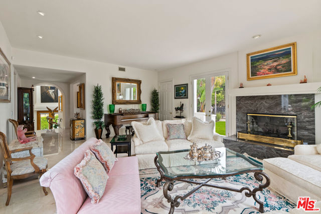 6400 Kanan Dume Road, Malibu CA: https://media.crmls.org/mediaz/0aa910f5-0d50-4c09-a20c-4d006eb61822.jpg