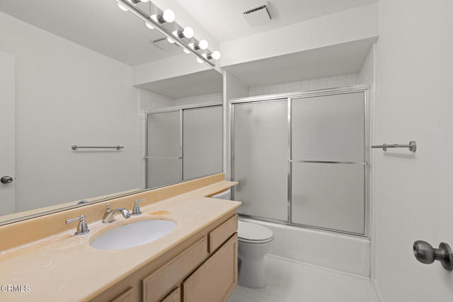 72460 Rodeo Way, Rancho Mirage CA: https://media.crmls.org/mediaz/0aa92228-0438-4f65-bc0c-2de2c2532290.jpg