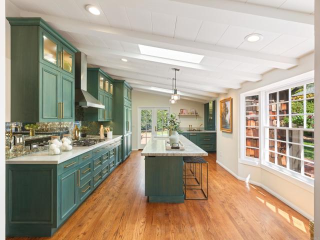 Detail Gallery Image 6 of 40 For 621 Mira Monte, La Jolla,  CA 92037 - 4 Beds | 4 Baths
