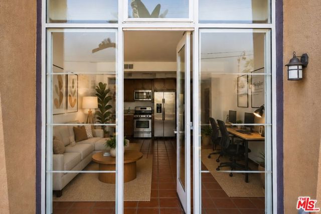 360 W Avenue 26 100