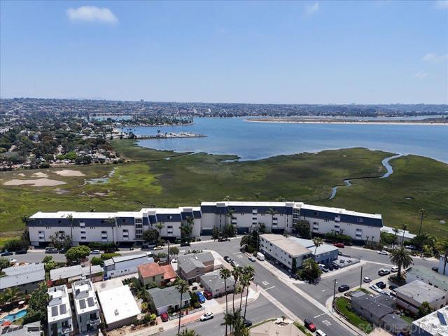 4007 Crown Point Drive, San Diego CA: https://media.crmls.org/mediaz/0aaae7ab-64a2-4ea4-b501-f419464a3104.jpg