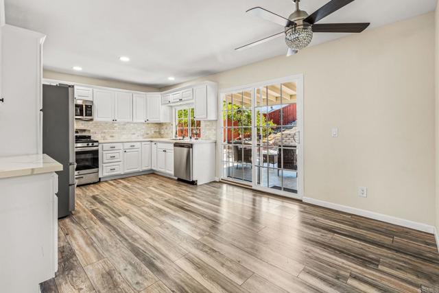 Detail Gallery Image 7 of 25 For 4136 Lynette Cir, Oceanside,  CA 92056 - 3 Beds | 2 Baths