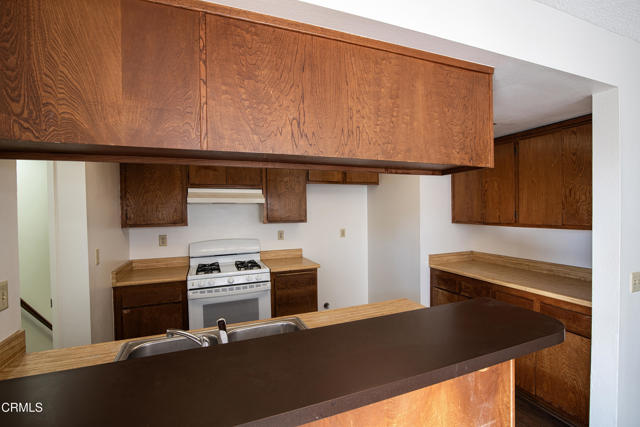 Detail Gallery Image 4 of 17 For 307 Oakwood St, Ventura,  CA 93001 - 2 Beds | 1/1 Baths