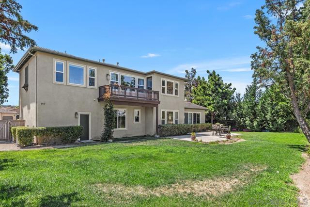1833 Corte Galeana, Chula Vista CA: https://media.crmls.org/mediaz/0aace94e-2041-4027-a498-094564479109.jpg