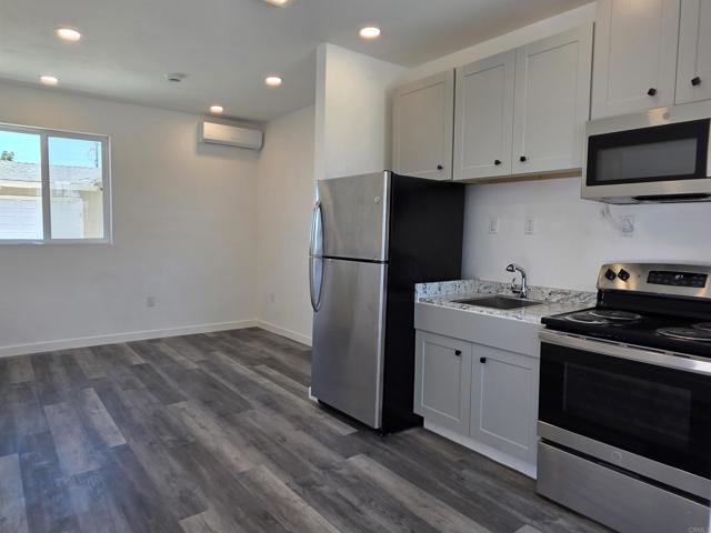 Image 1 of 13 For 1819 Oakshire Court
