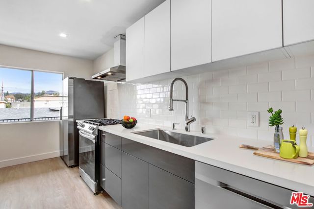 Image 10 of 28 For 1445 Avenue 47