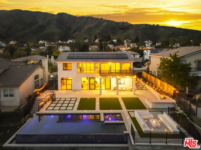 17764 Sidwell Street, Granada Hills CA: https://media.crmls.org/mediaz/0aae1870-dbc2-41fe-9ab8-0ba3e7be85c0.jpg