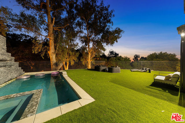 3140 Coldwater Canyon, Studio City CA: https://media.crmls.org/mediaz/0aae5609-1509-43ae-93b4-e185921e920d.jpg
