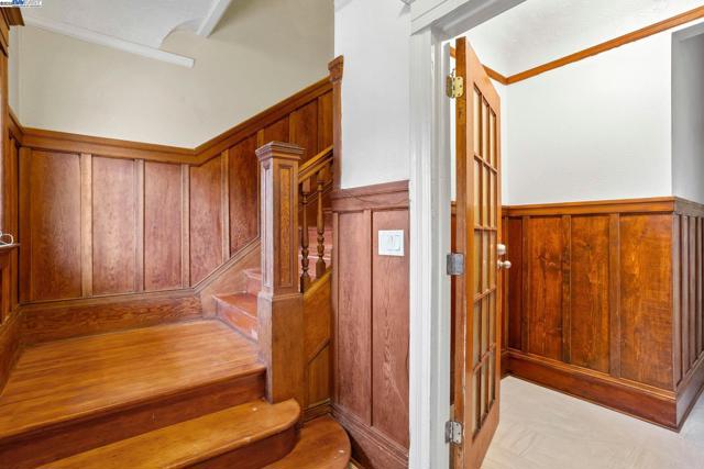 857 Athens Ave, Oakland CA: https://media.crmls.org/mediaz/0aaef015-427d-4af4-b129-61c3dd7de581.jpg