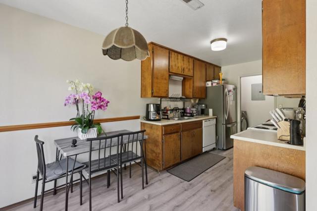 880 Apricot Lane, Hollister CA: https://media.crmls.org/mediaz/0aaf128d-0bbc-4708-9ea9-b09bedba19e6.jpg