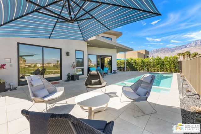 4321 Lumina Way, Palm Springs CA: https://media.crmls.org/mediaz/0aaf3853-d6a5-4f0c-ab27-c592c486190d.jpg