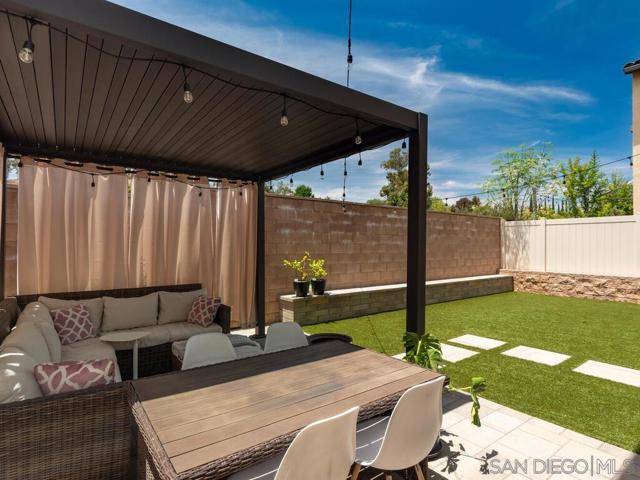 1882 Emily St, El Cajon CA: https://media.crmls.org/mediaz/0aaf5d5c-9381-411f-a37a-5b90e2f1ea9f.jpg