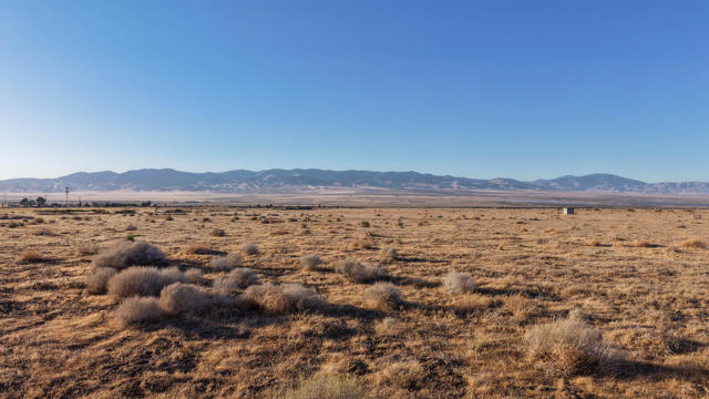 31 Ave C 15, Fairmont CA: https://media.crmls.org/mediaz/0aafaee6-ffd7-41f7-a3c1-281c5f48e551.jpg