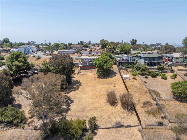 2035 Paradise St, San Diego CA: https://media.crmls.org/mediaz/0ab02e2b-636e-488c-b113-3b25e11b75a2.jpg