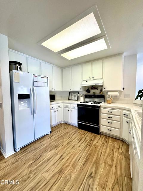 Detail Gallery Image 10 of 30 For 2184 Blackberry Cir, Oxnard,  CA 93036 - 2 Beds | 2 Baths