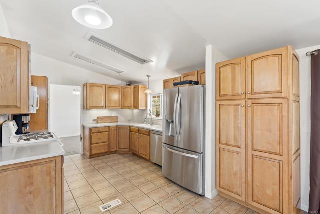 Detail Gallery Image 3 of 30 For 31139 Highway 94, Campo,  CA 91906 - 4 Beds | 2 Baths