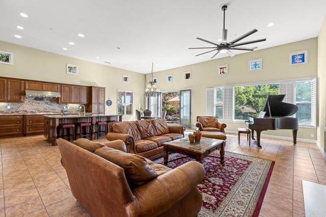 29472 Welk Highland Dr., Escondido CA: https://media.crmls.org/mediaz/0ab17ae2-9675-4e00-95aa-97974e27851f.jpg