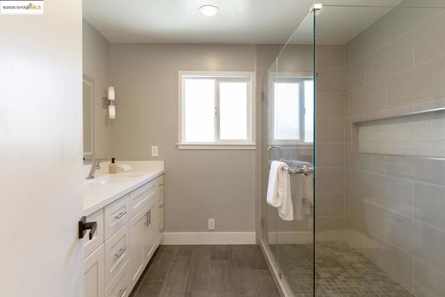 298 Elysian Fields DR, Oakland CA: https://media.crmls.org/mediaz/0ab1bfa9-0e14-47d3-874a-0ecb5376ce4f.jpg