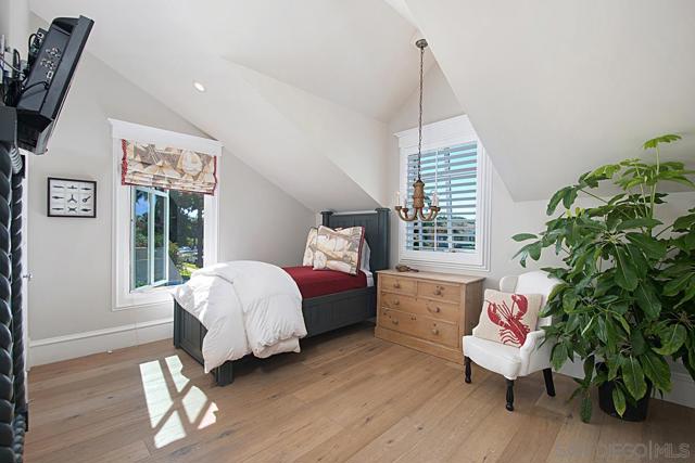 1105 F Avenue, Coronado CA: https://media.crmls.org/mediaz/0ab1c837-1f8a-40d8-9266-7c9d35a01f51.jpg