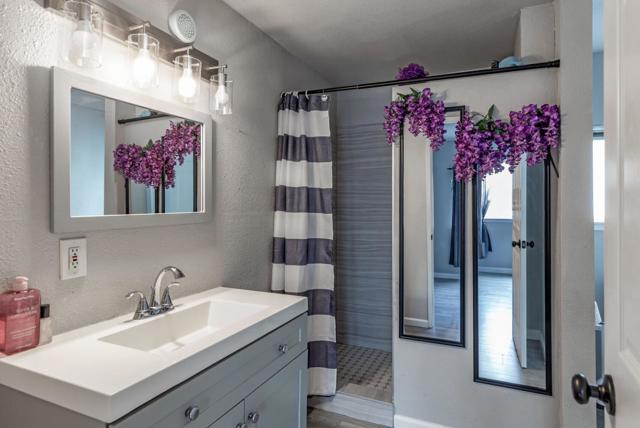 3320 Del Monte Boulevard, Marina CA: https://media.crmls.org/mediaz/0ab1dae4-32b5-42cc-9c10-1c1e6acccc66.jpg
