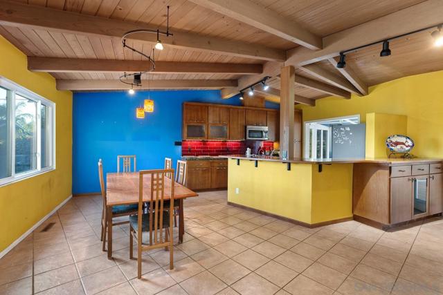 320 Beaumont Dr., Vista CA: https://media.crmls.org/mediaz/0ab223dc-8a23-46e9-b871-ec0b536ac8f9.jpg