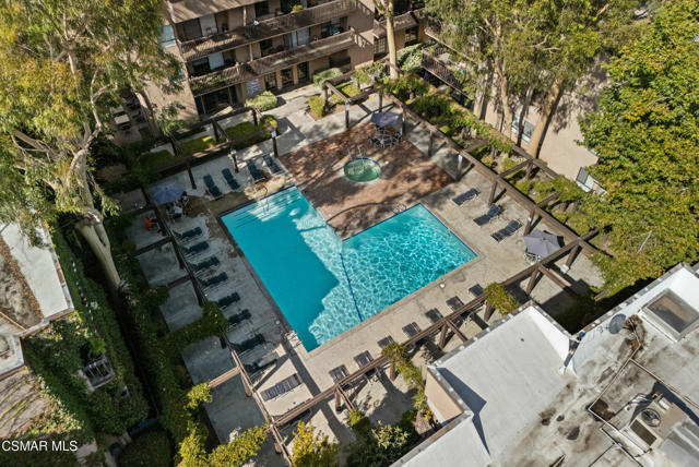 22100 Burbank Boulevard, Woodland Hills CA: https://media.crmls.org/mediaz/0ab27d2a-d007-4b7b-9c0b-d4f953e0ca38.jpg