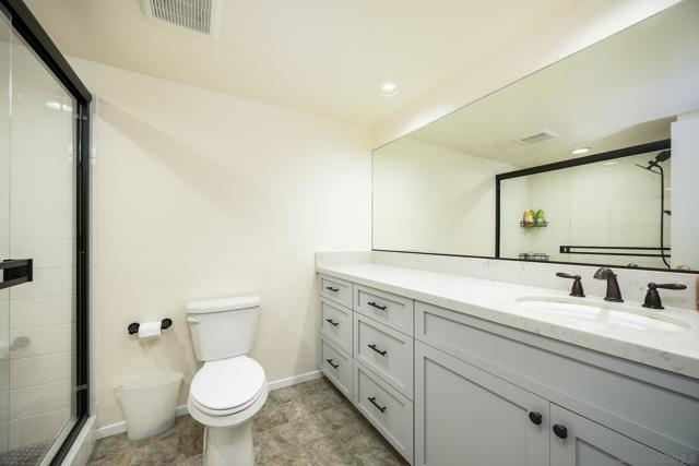 1449 Edgemont St, San Diego CA: https://media.crmls.org/mediaz/0ab2c6fc-9e4c-467b-b53f-854d19b31d54.jpg