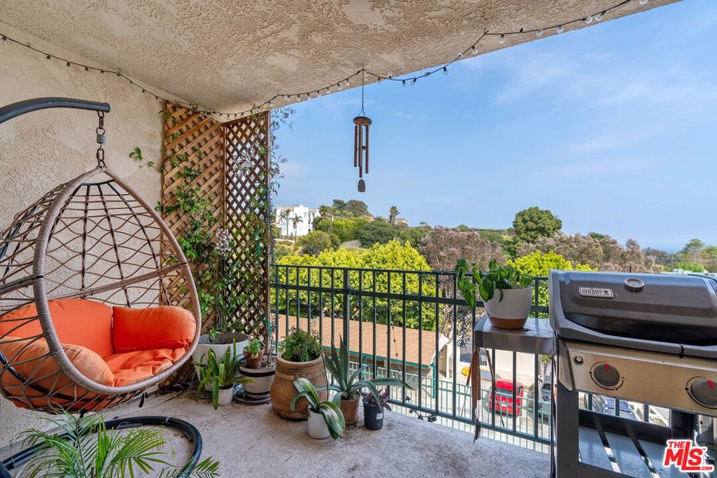 MLS #25502519 img 10