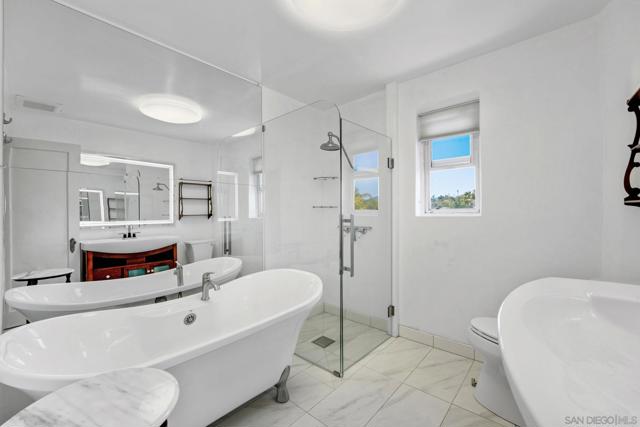 2530 Pruett Dr, Vista CA: https://media.crmls.org/mediaz/0ab41679-74ec-4f1f-aabc-9094e0e7bb4a.jpg