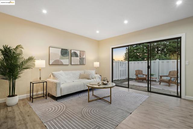 3732 Northridge Dr, Richmond CA: https://media.crmls.org/mediaz/0ab4650d-9ac2-4eb3-9ddb-f6d8dc04ceed.jpg