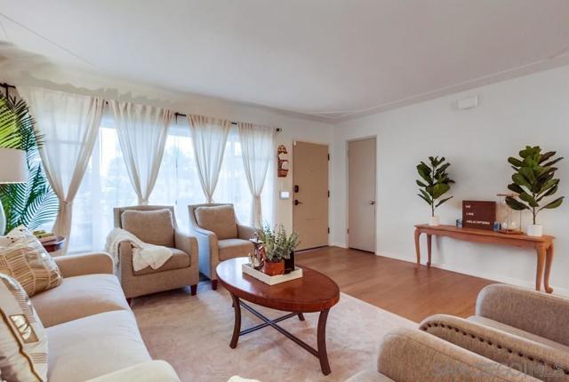 185 Corte Helena Avenue, Chula Vista CA: https://media.crmls.org/mediaz/0ab46978-f59e-4083-847d-5126e8ae7818.jpg